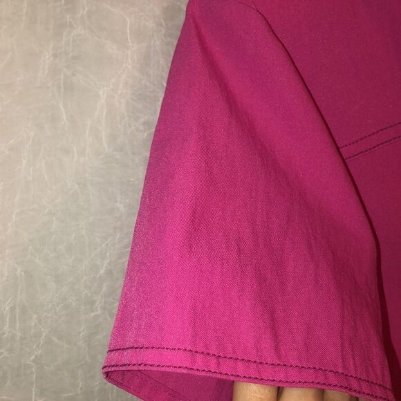 Wonder Wink M Fuchsia Pink Scrub Top with Yellow Logo - Picture 7 of 12